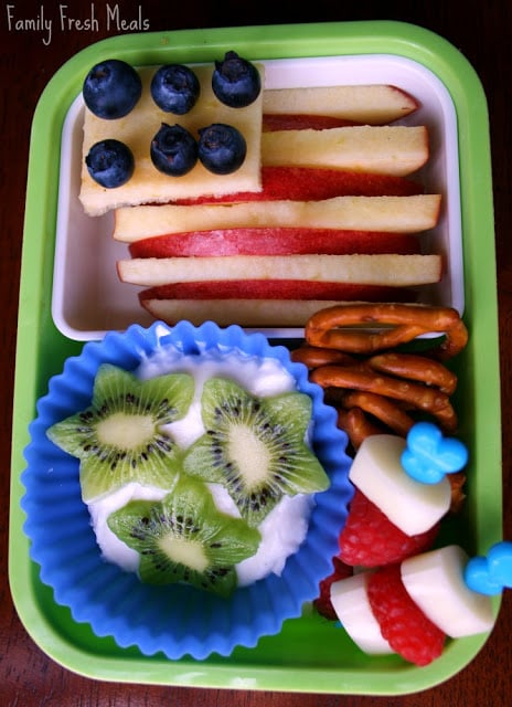 top down photo fo the Bento Love: Stars & Stripes 4th of July Lunchbox idea