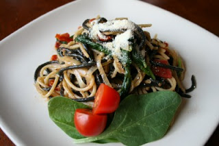 How to Make BLT Pasta served on a white plate