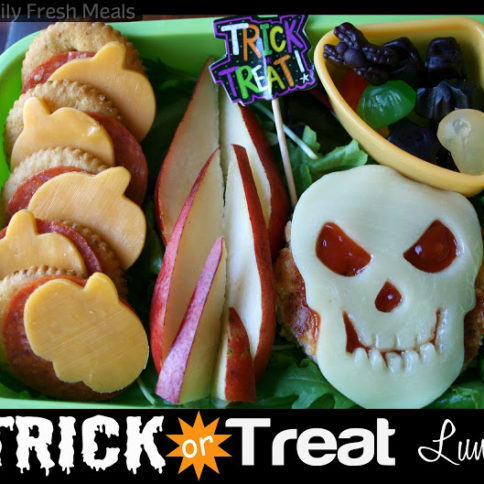 Top down photo of Trick or Treat Halloween Lunchbox 