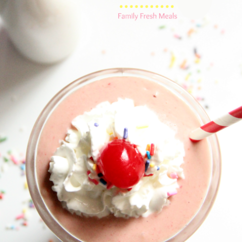 Banana Split Smoothie --- FamilyFreshMeals.com