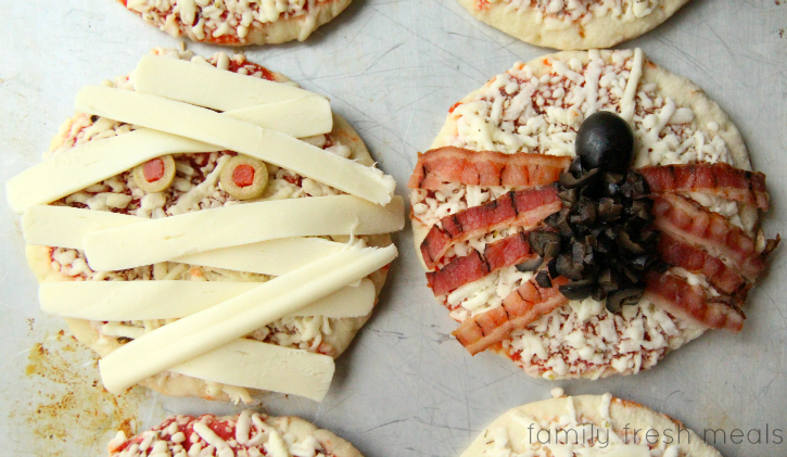 mummy and spider pizzas