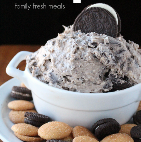 Creamy Oreo Dip Dessert --- FamilyFreshMeals.com --- Delish!