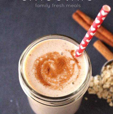 Cinnamon Roll Smoothie - FamilyFreshMeals.com -- Such a yummy smoothie!