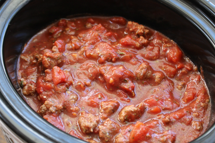 Crockpot meat sauce recipe in a slow cooker