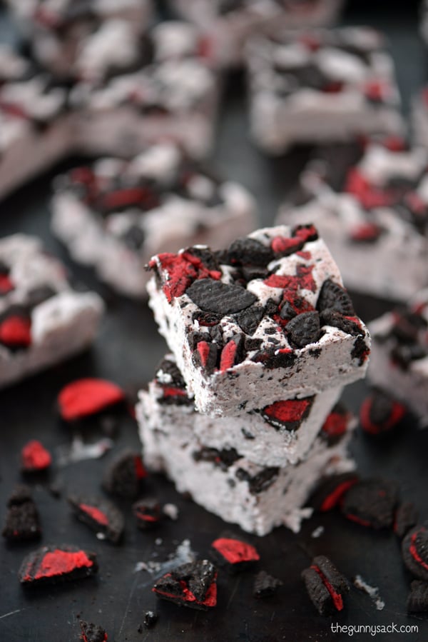 Three Ingredient Peppermint Oreo Fudge bars 