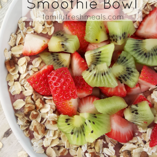 Very Berry Kiwi Smoothie Bowl --- FamilyFreshMeals.com -