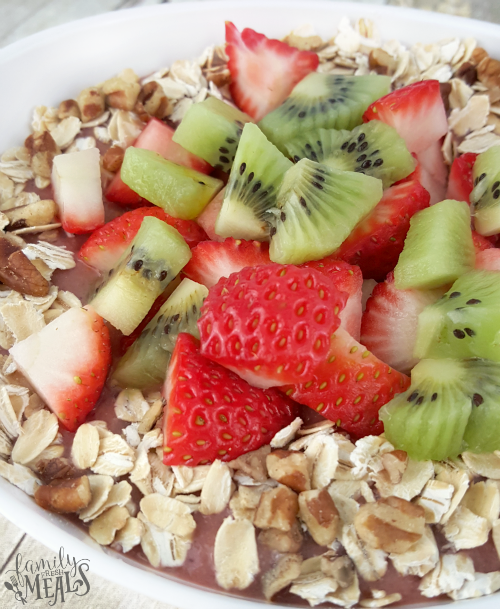 Very Berry Kiwi Smoothie Bowl