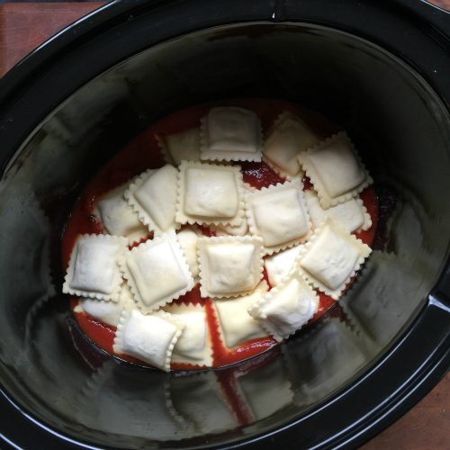 Crockpot Ravioli Casserole Recipe - EASY GOOD IDEAS