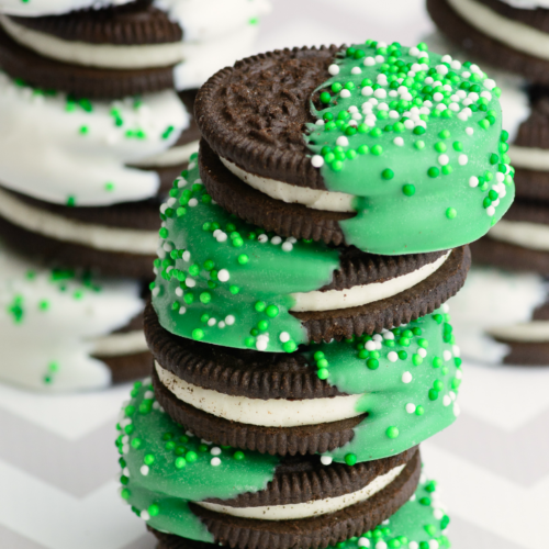 ST. PATRICK’S DAY CHOCOLATE DIPPED OREOS - FamilyFreshMeals.com --