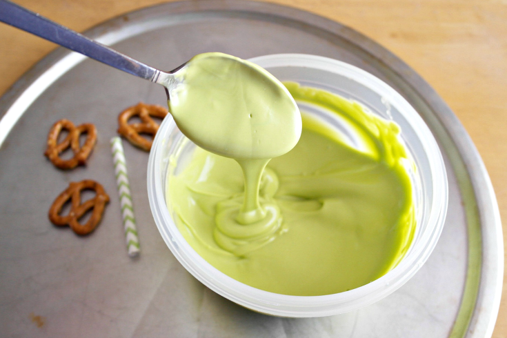 shamrock pretzels - chocolate to dip pretzels