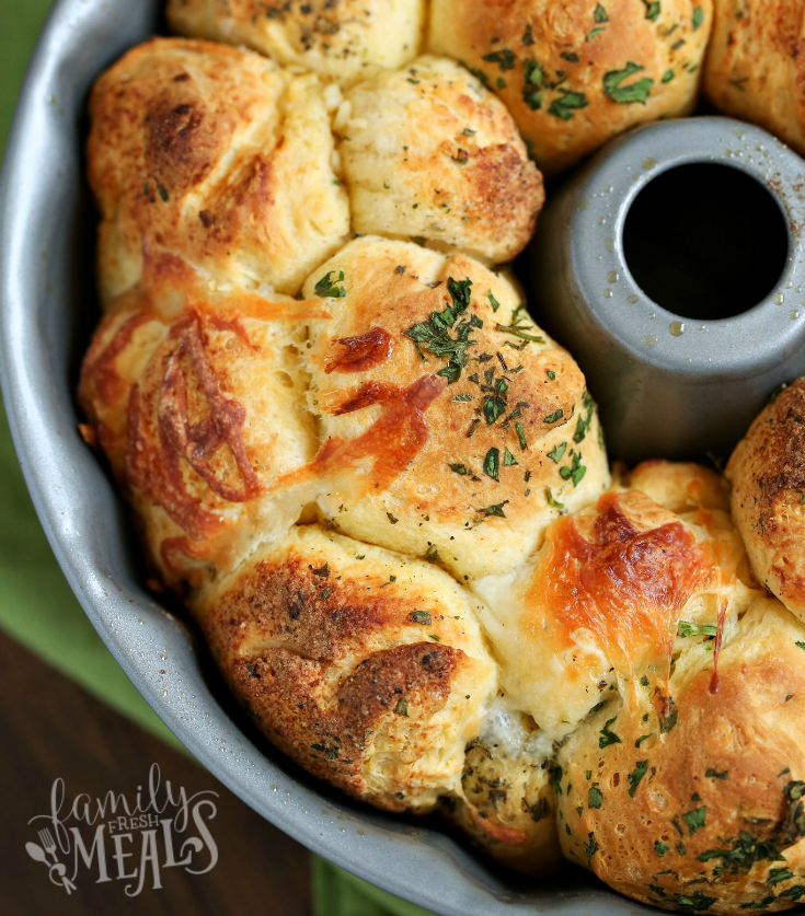 Easy Cheesy Pull Apart Bread Recipe - Familyfreshmeals.com