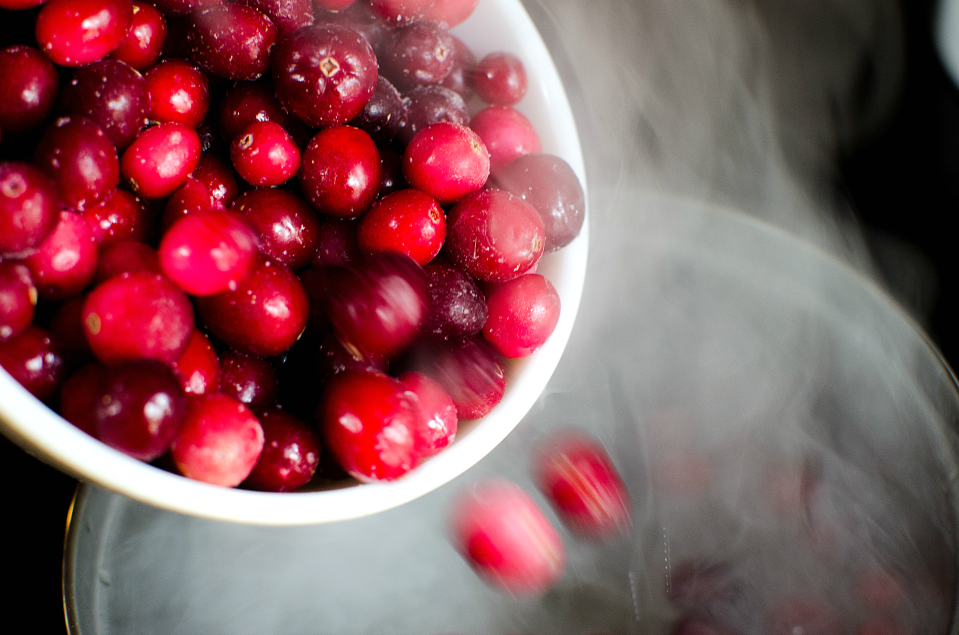 Easy Homemade Cranberry Sauce - familyfreshmeals.com 