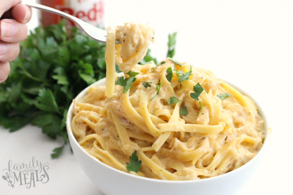 Crockpot Buffalo Chicken Pasta - Familyfreshmeals.com