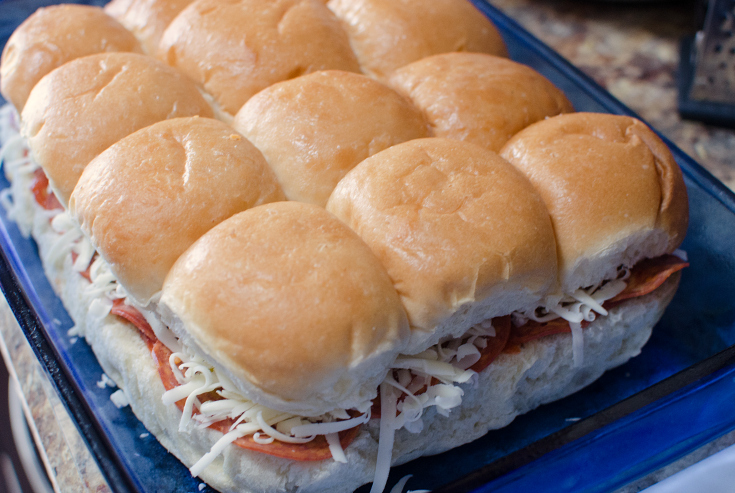 pizza sliders - familyfreshmeals.com