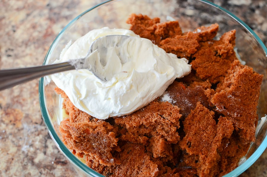 Carrot Cake Easter Trifle - layer on creamy mixture