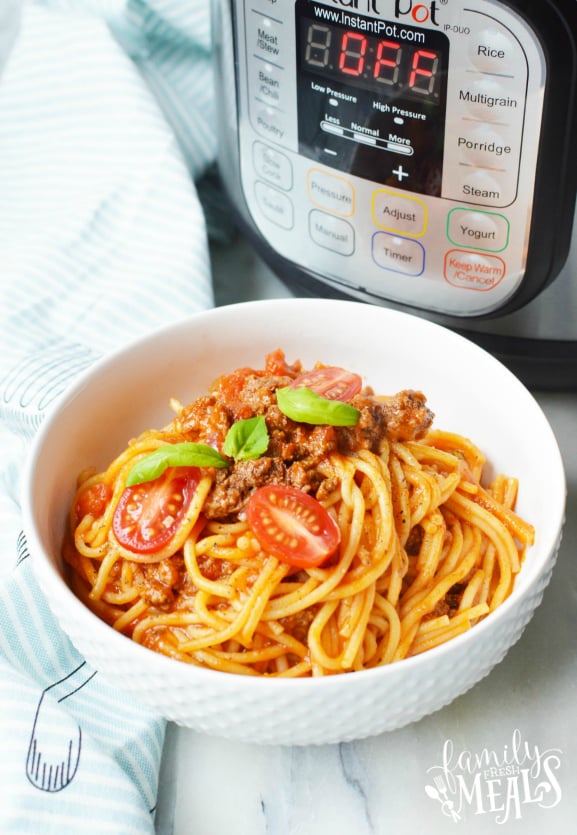 Instant Pot Spaghetti Dinner Recipe - How to make a spaghetti instant pot meal! Family Fresh Meals