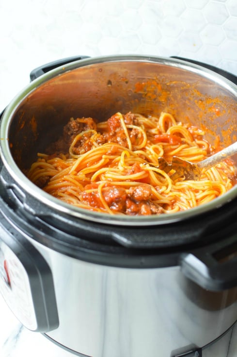 Instant Pot Spaghetti dinner - Cooked Spaghetti Dinner Recipe in the Instant pot - pressure cooker spaghetti