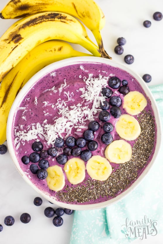 Blueberry Muffin Smoothie Bowl