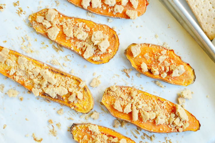 Sweet Potato Casserole Toast - baked sweet potato slices topped with graham crackers