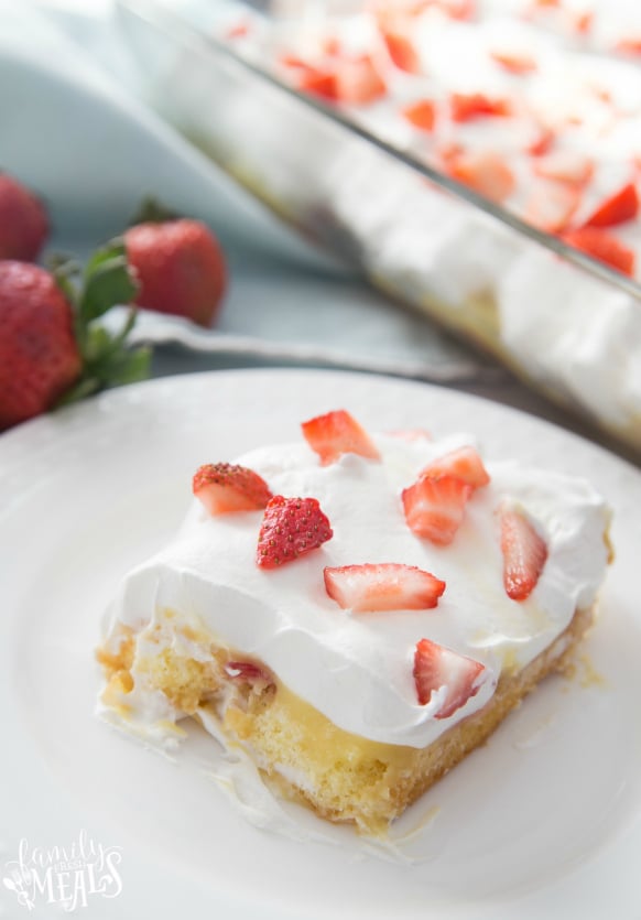 No Bake Strawberry Twinkie Cake Recipe - Family Fresh Meals