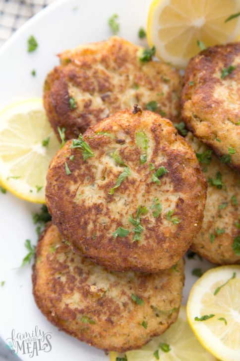 Easy Crab Cakes Recipe - Family Fresh Meals