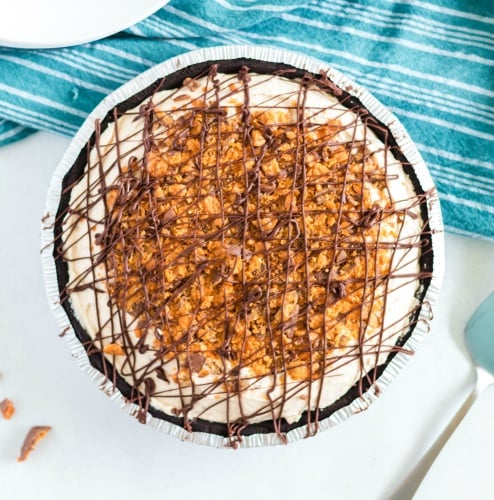 No Bake Butterfinger Pie - pie with chocolate drizzle