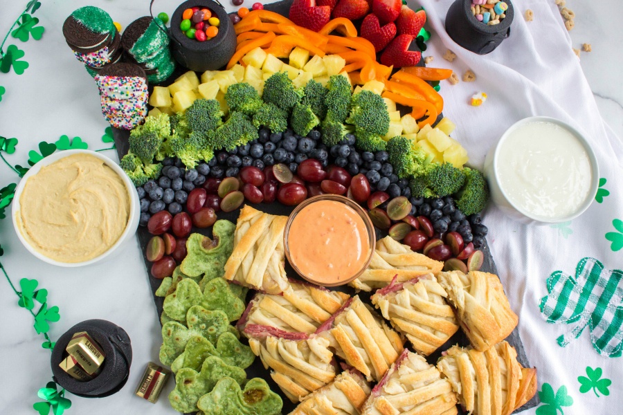 St Patrick's Day Appetizer Board from Family Fresh Meals - served with dips and chocolate