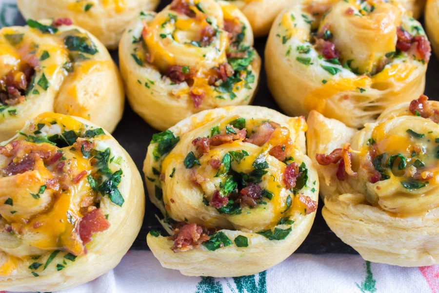 Cheesy Bacon Crescent Roll Ups --