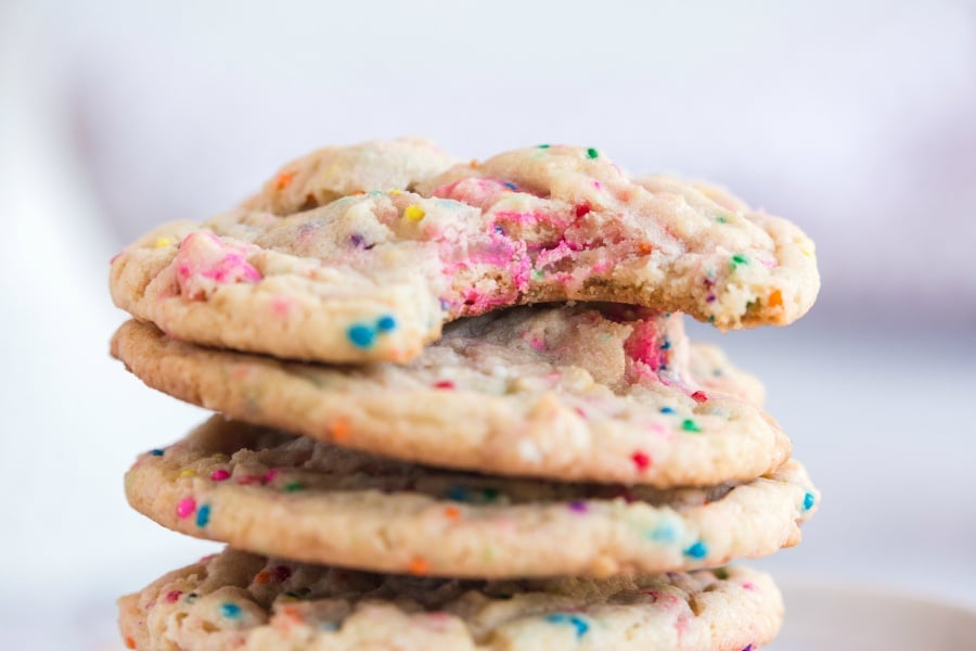 Side view of 4 cookies stacked