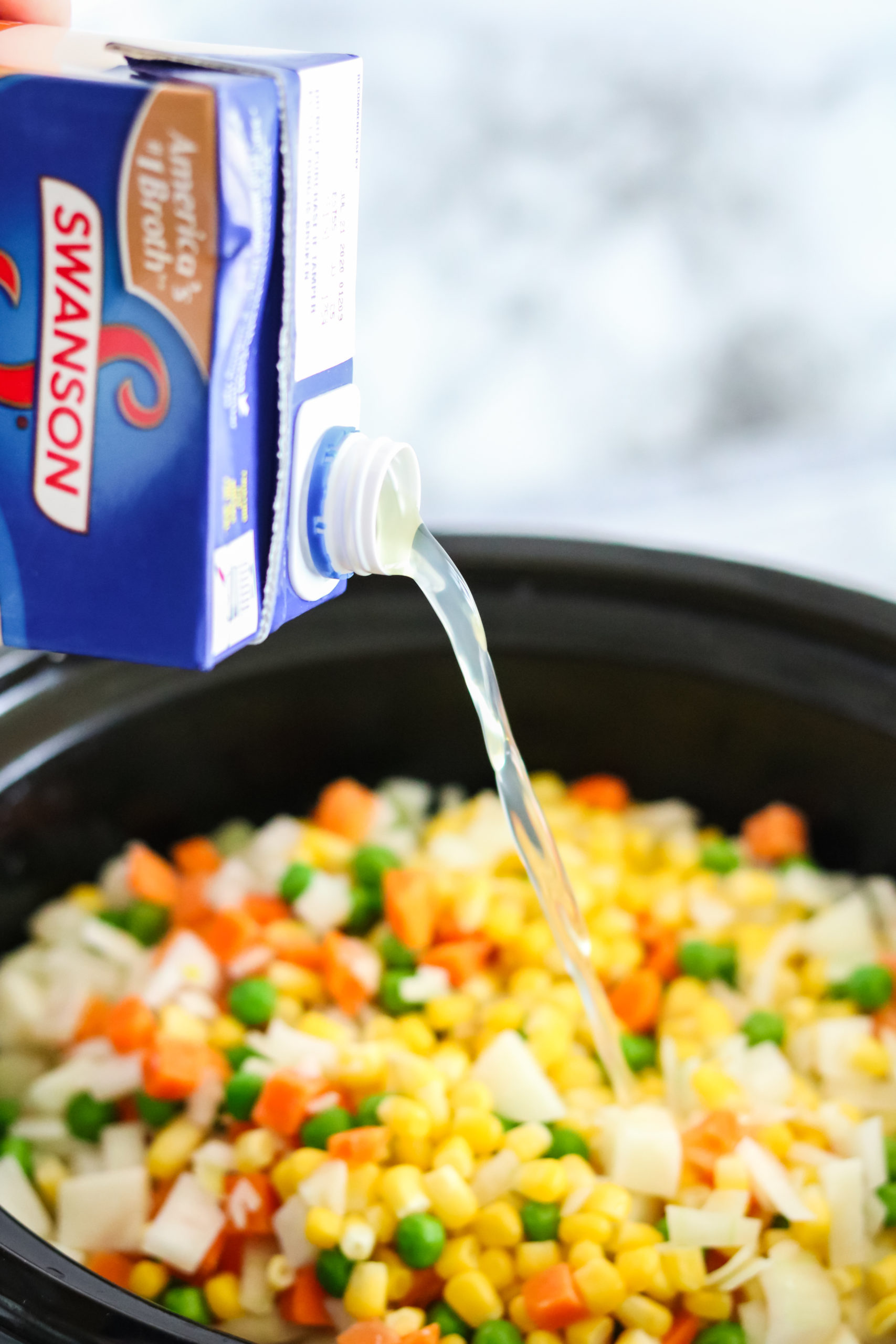 Forget choosing between flavor and convenience – with this Crockpot Chicken Pot Pie Soup, you can have both.  via @familyfresh