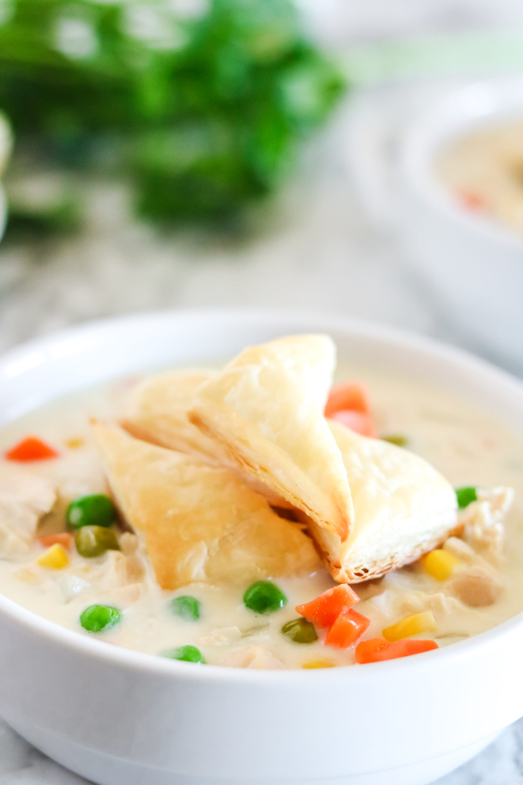 Forget choosing between flavor and convenience – with this Crockpot Chicken Pot Pie Soup, you can have both.  via @familyfresh