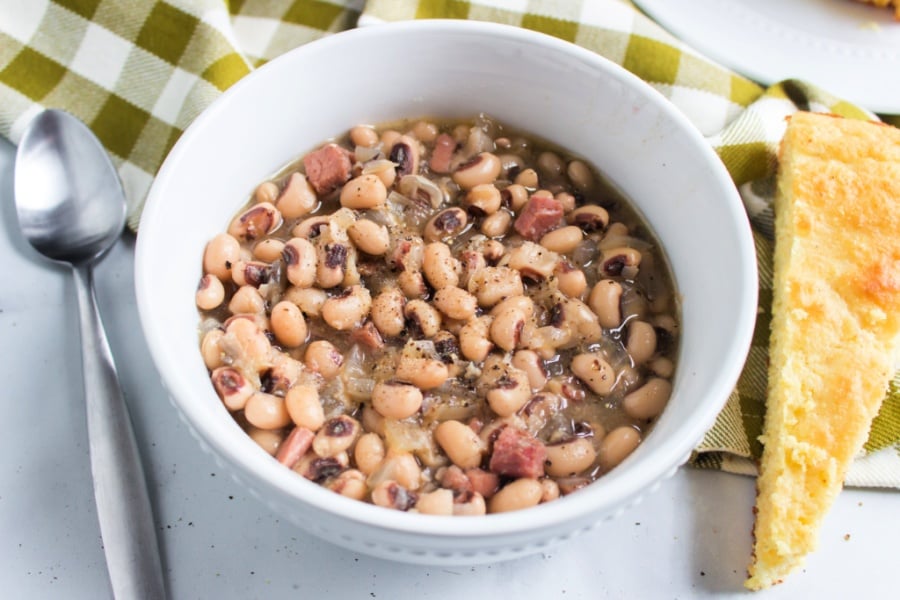 black eye peas in a white bowl