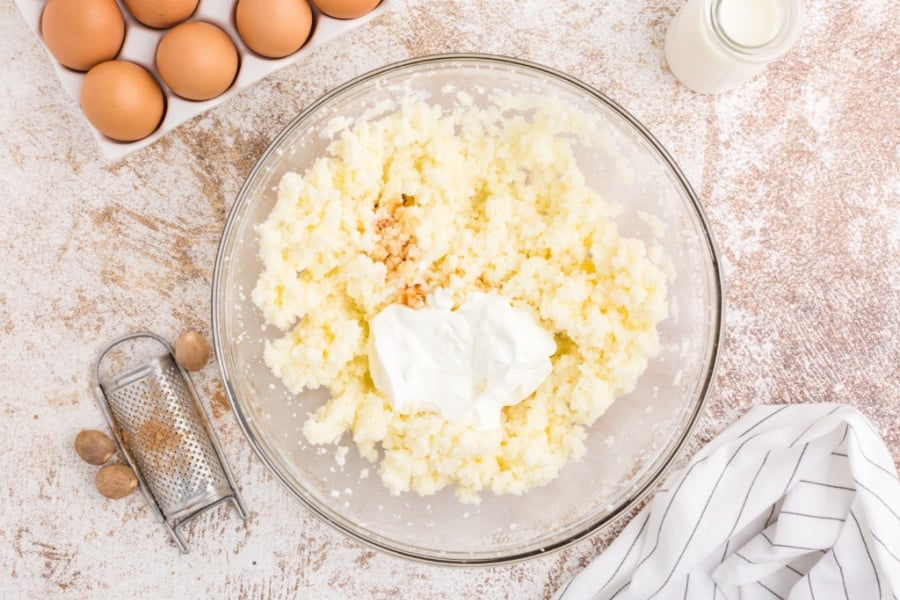 sour cream and vanilla extract added to mixing bowl