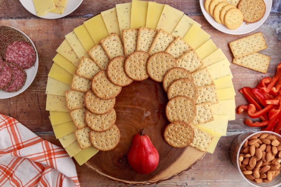 adding round cracker under rectangle crackers