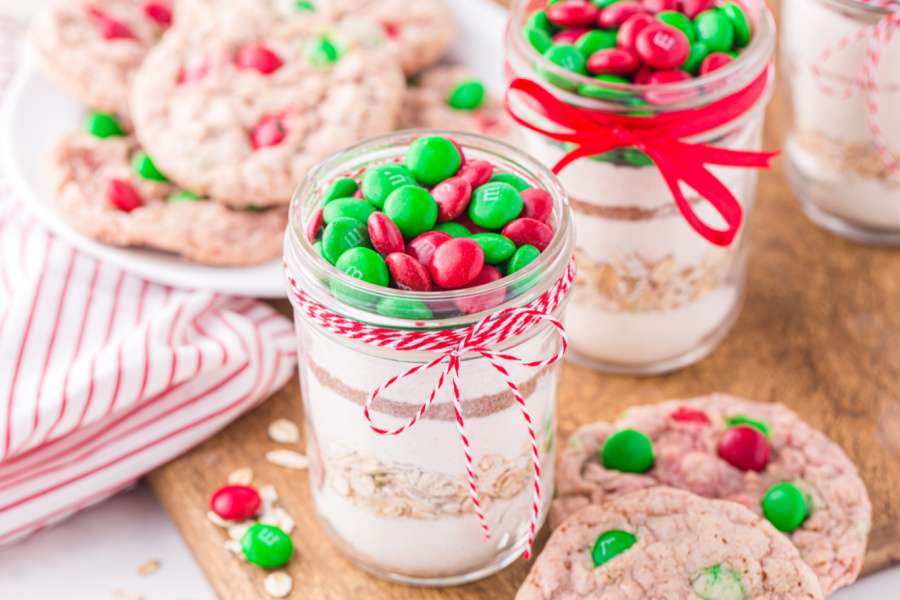 DIY Christmas Cookie Mix in a Jar - Jenny Cookies