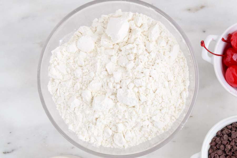 whisk together flour, baking soda, and salt in a bowl