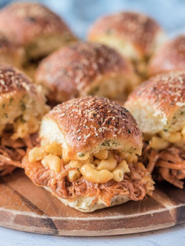 Pulled Pork Mac and Cheese Sliders on a platter