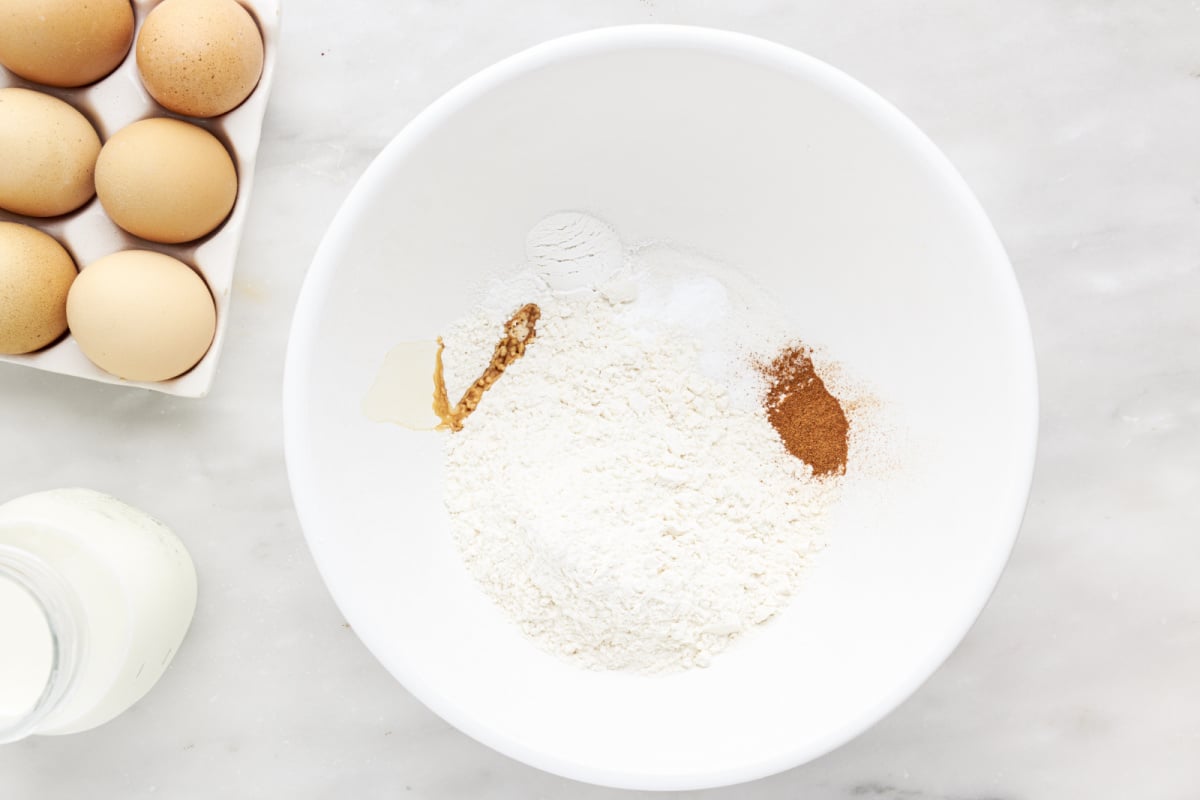 flour, sugar, sultry soda, sultry powder, salt and cinnamon in a bowl