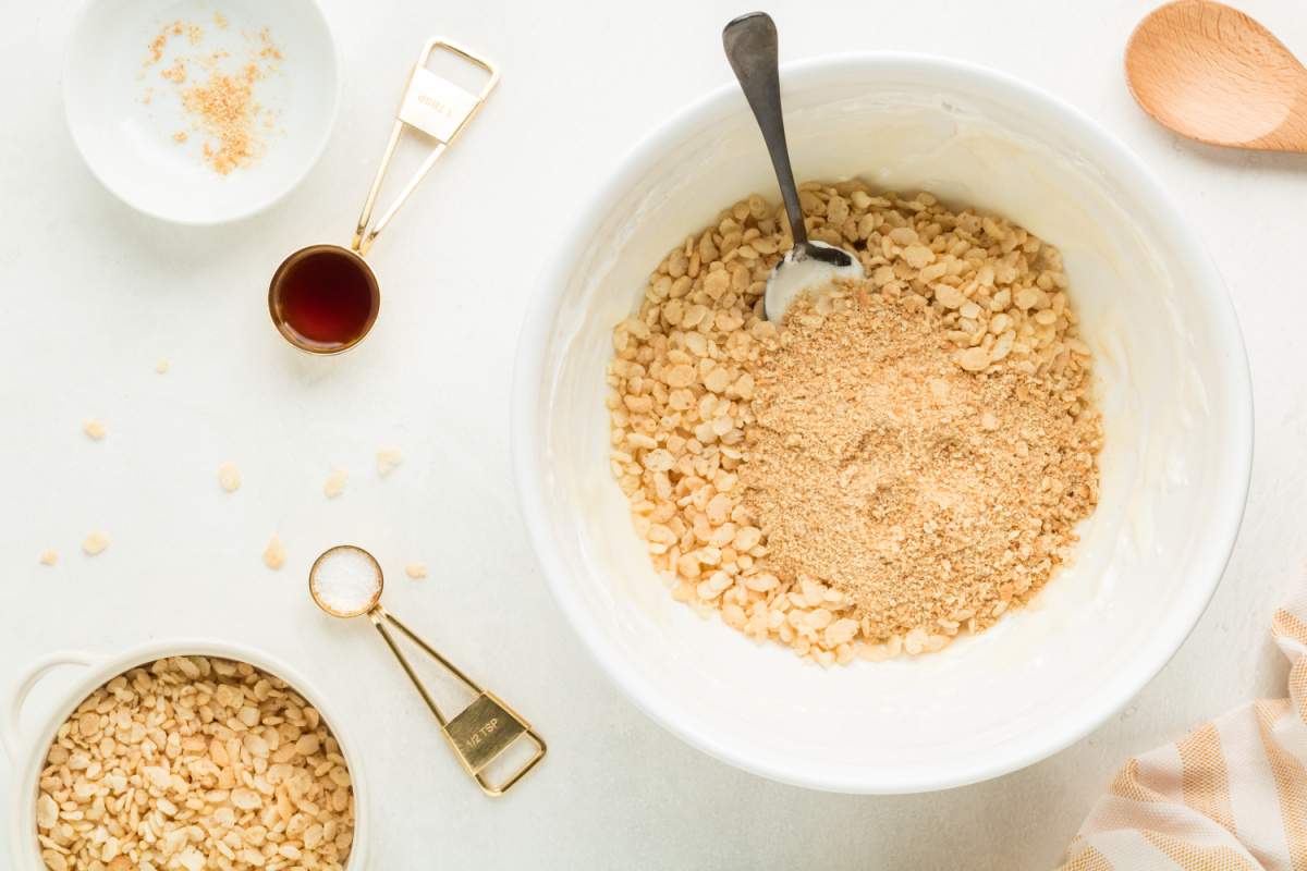 rice krispies and crumbles in bowl