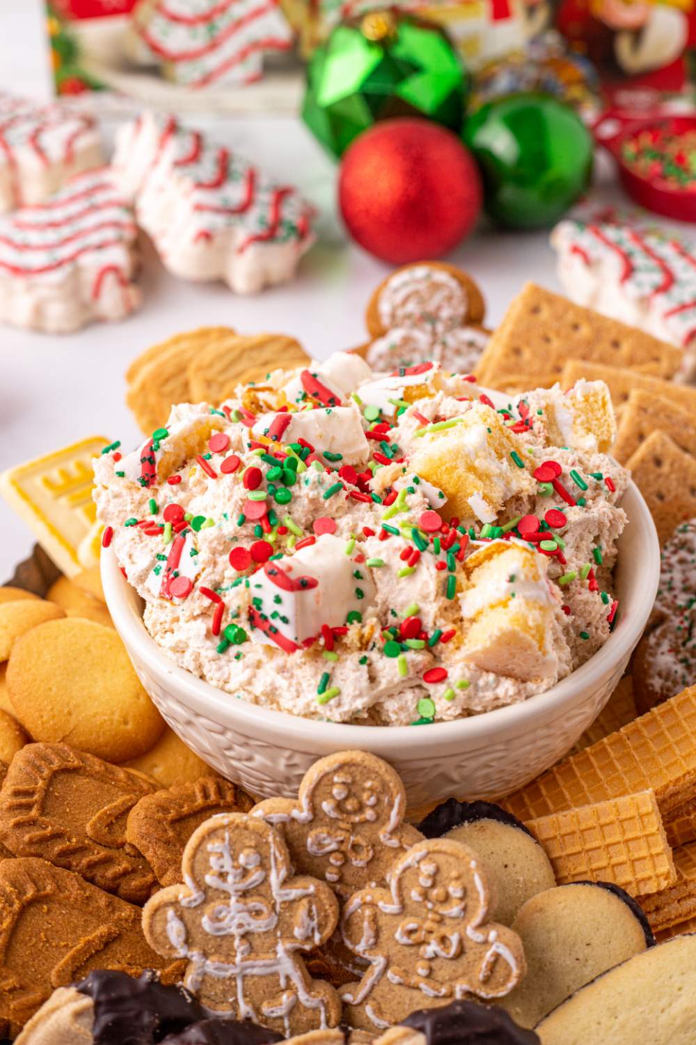 https://www.familyfreshmeals.com/wp-content/uploads/2022/12/Little-Debbie-Christmas-Tree-Cake-Dip-18a.jpg