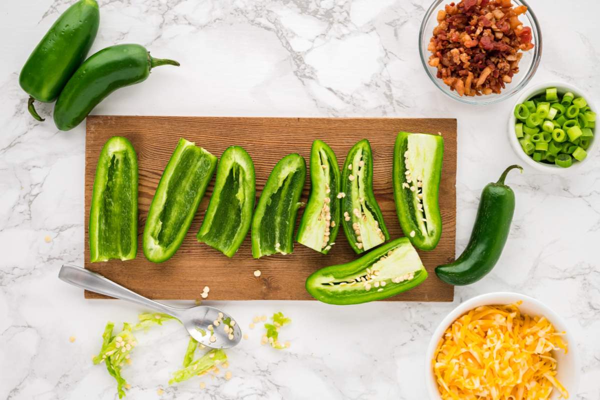 removing seeds from jalapenos