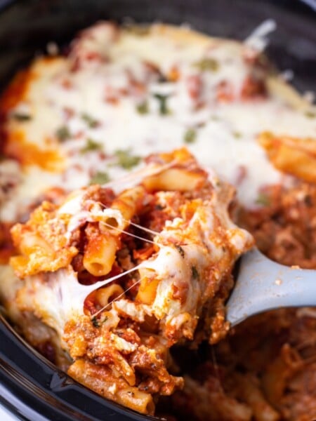 Slow Cooker Baked Ziti in a slow cooker