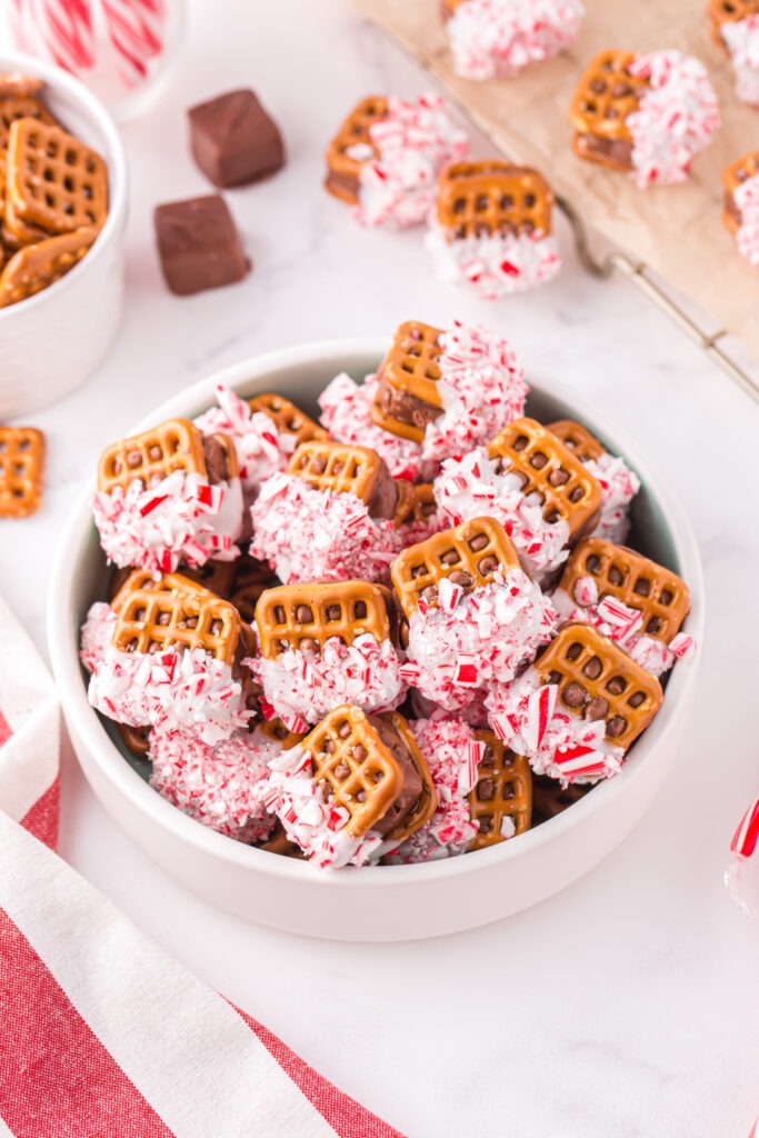 Christmas Caramel Pretzel Bites in a bowl