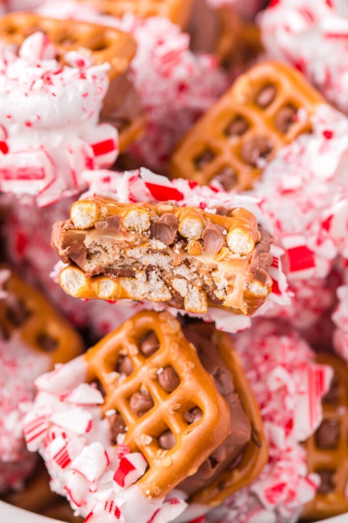 Christmas Caramel Pretzel Bite