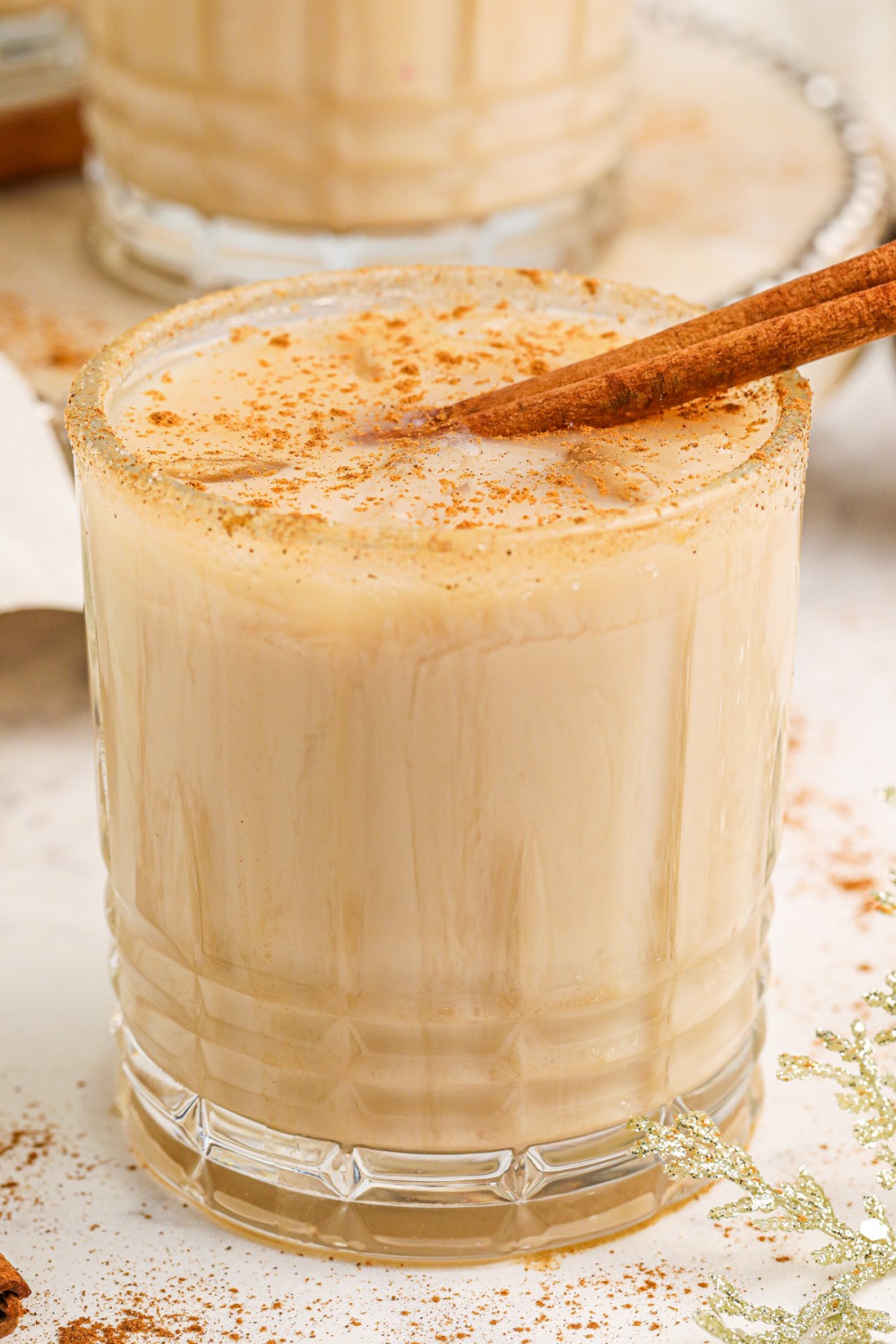 Cinnamon white russian in a glass