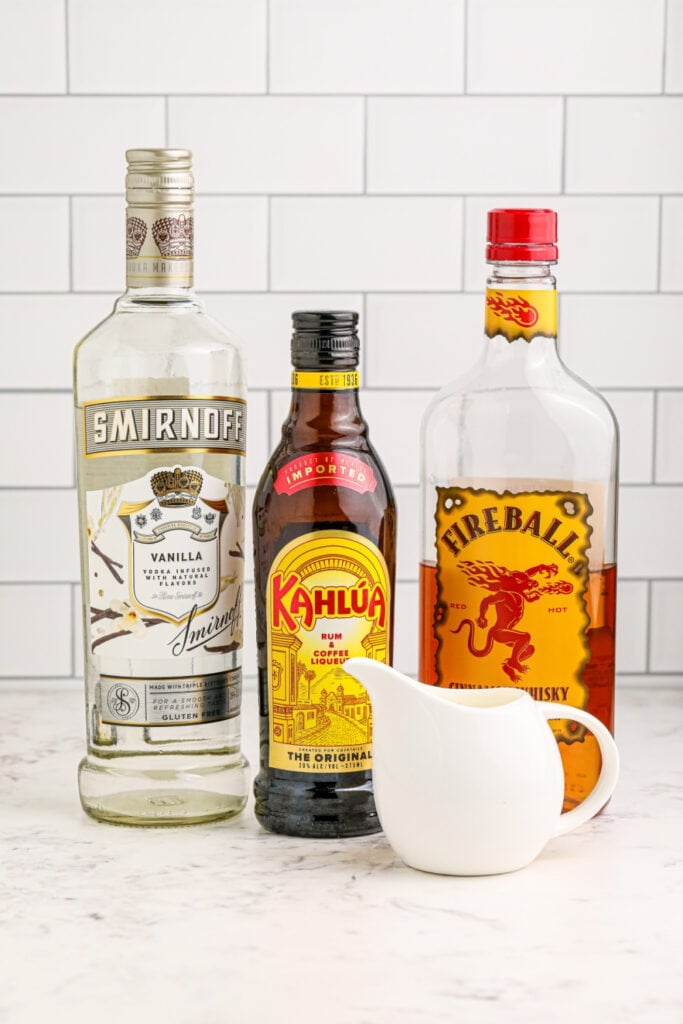 ingredients for cinnamon white russians