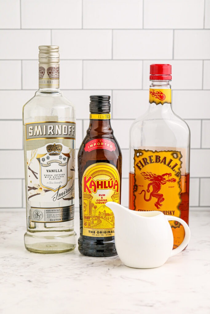 ingredients for cinnamon white russians