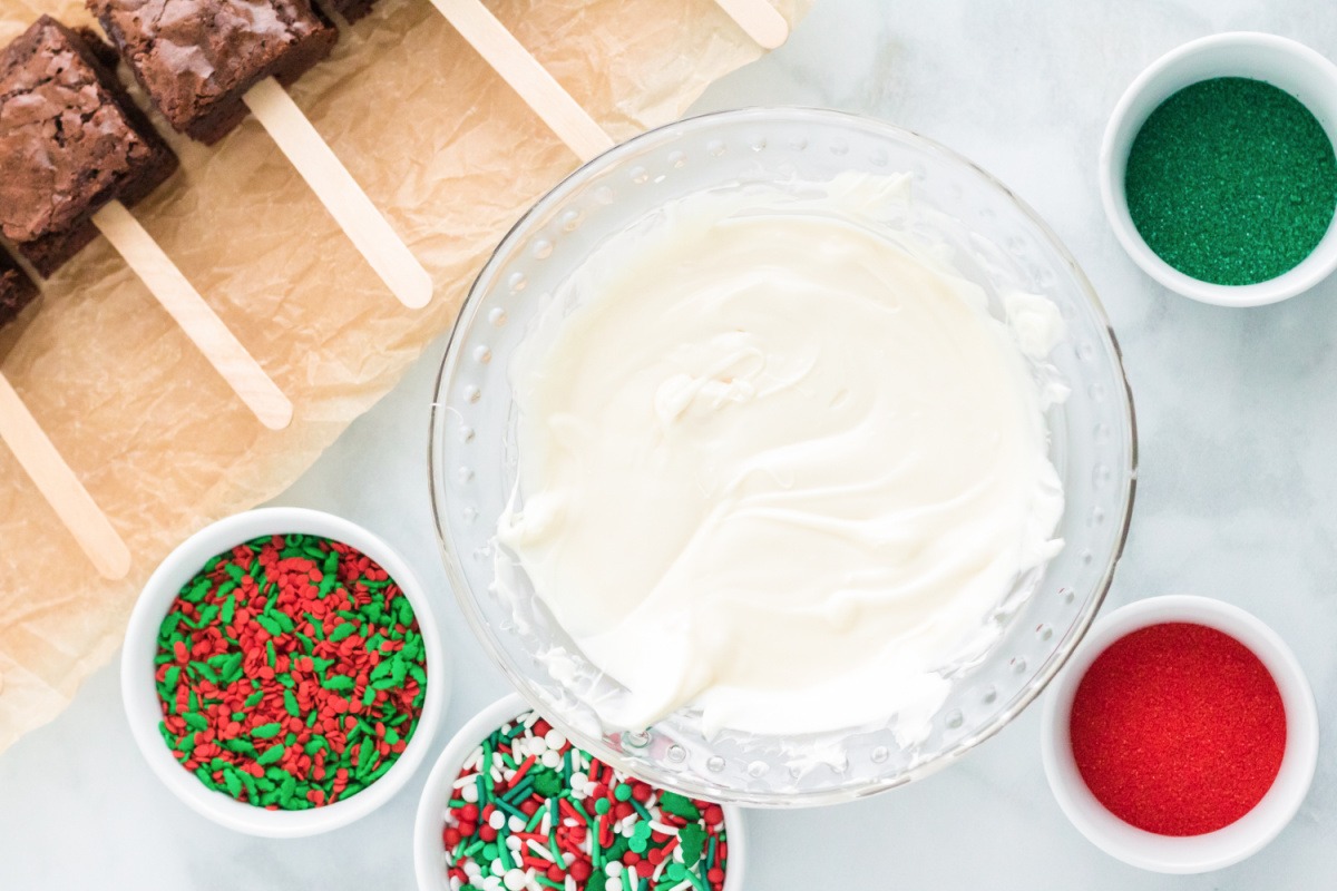 melted white chocolate in  a bowl