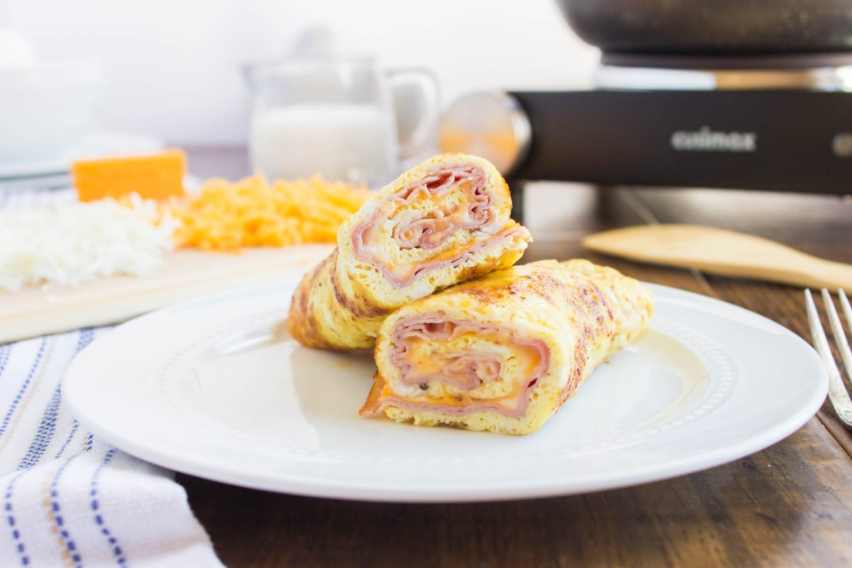 Low Carb Breakfast Roll Ups on a plate
