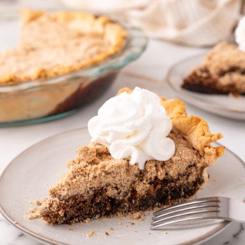 Shoofly Pie lėkštėje